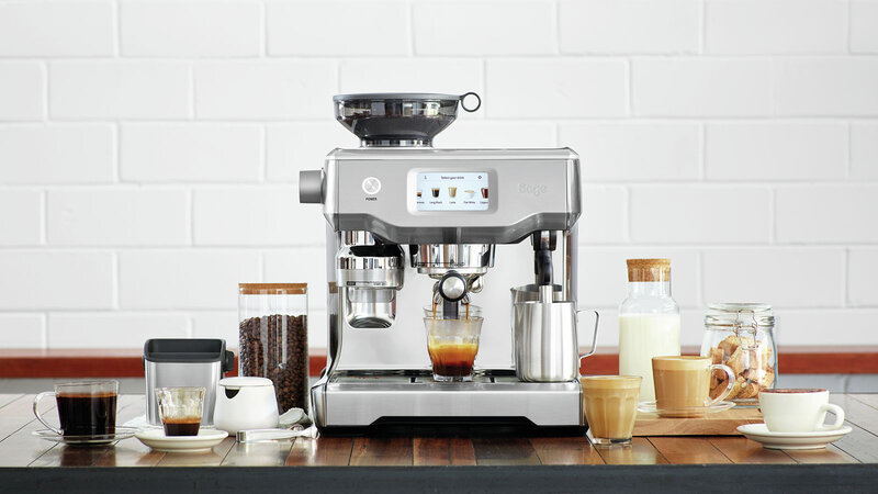 Kávovar Sage SES990 v rukou Mr. CoffeeBeana. Zvládl s ním připravit kávu jako z kavárny?